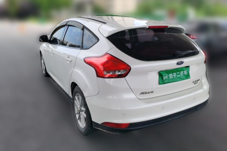Used Ford Focus 2015 Hatchback EcoBoost 125 Automatic Supreme Style Edition Rear Left 45 Deg