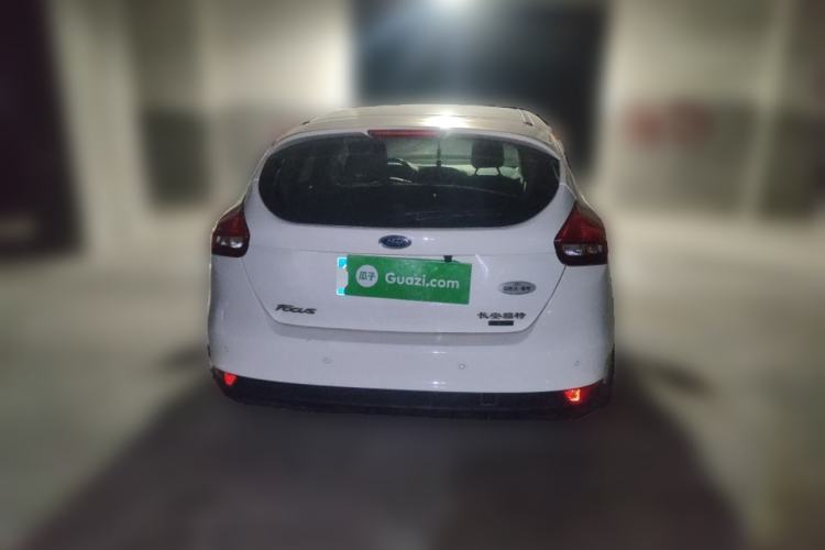 Used Ford Focus 2015 Hatchback EcoBoost 125 Automatic Supreme Style Edition Rear