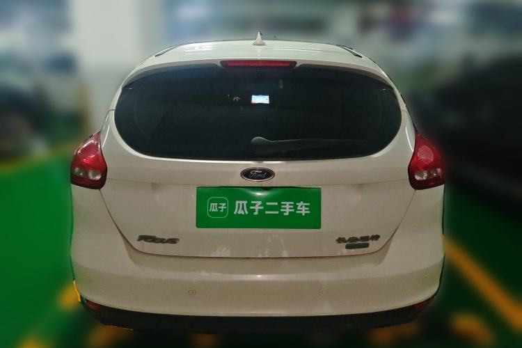 Used Ford Focus 2015 Hatchback EcoBoost 125 Manual – Ultra-Style Edition Rear