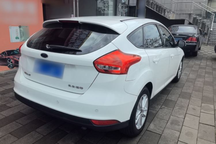 Used Ford Focus 2015 Hatchback 1.6L Manual Fashion Edition Rear Right 45 Deg