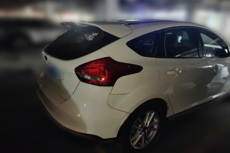 Used Ford Focus 2015 Hatchback 1.6L Manual Fashion Edition Rear Right 45 Deg