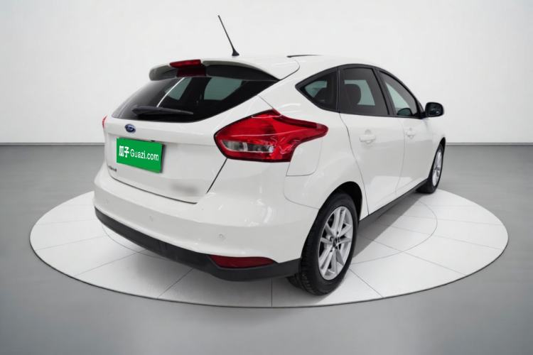 Used Ford Focus 2015 Hatchback 1.6L Automatic Fashion Edition Rear Right 45 Deg