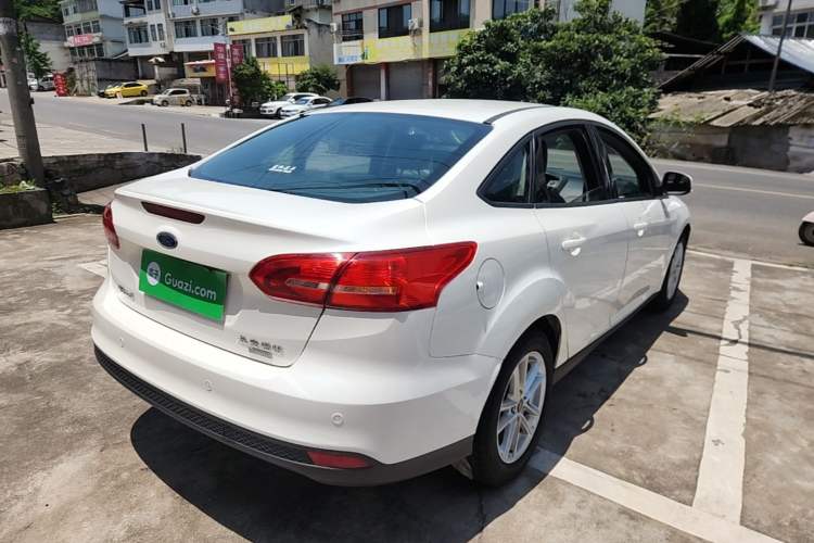 Used Ford Focus 2015 Sedan EcoBoost 125 Manual – Ultra-Style Edition Rear Right 45 Deg