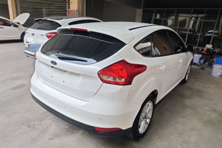 Used Ford Focus 2015 Hatchback 1.6L Automatic Fashion Edition Rear Right 45 Deg