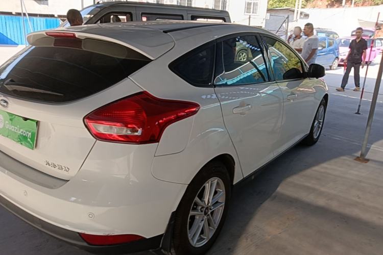 Used Ford Focus 2015 Hatchback 1.6L Automatic Fashion Edition Rear Right 45 Deg