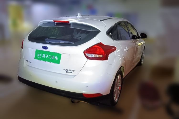 Used Ford Focus 2015 Hatchback EcoBoost 180 Automatic Elite Model Rear Right 45 Deg