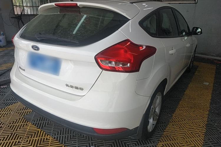 Used Ford Focus 2015 Hatchback 1.6L Automatic Comfort Model Rear Right 45 Deg