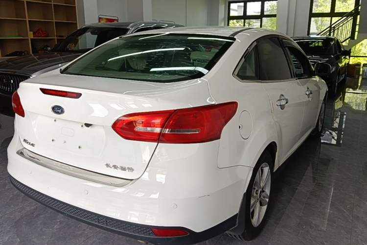 Used Ford Focus 2015 Sedan 1.6L Automatic Comfort Model Rear Right 45 Deg