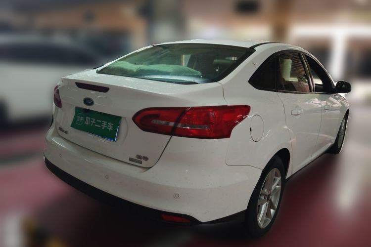 Used Ford Focus 2015 Sedan EcoBoost 125 Automatic Supreme Style Edition Rear Right 45 Deg