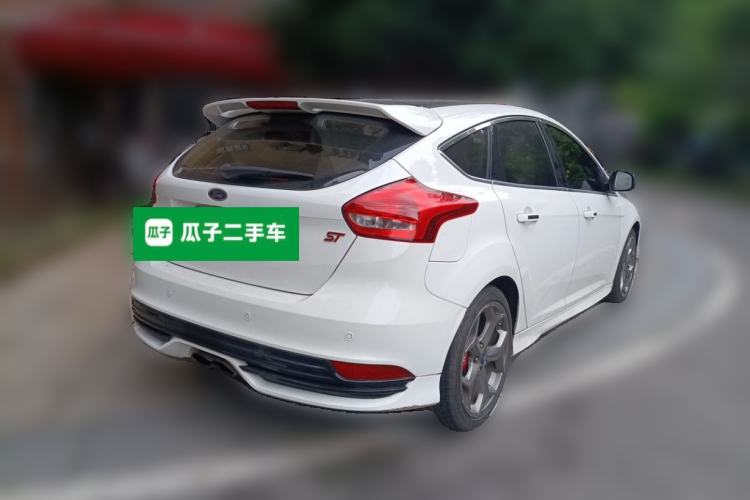 Used Ford Focus 2015 Hatchback EcoBoost 180 Automatic Sport Model Rear Right 45 Deg