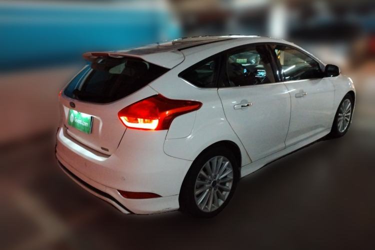 Used Ford Focus 2015 Hatchback EcoBoost 180 Automatic Sport Model Rear Right 45 Deg