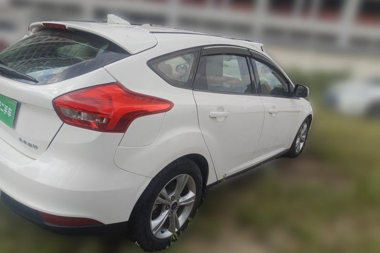 Used Ford Focus 2015 Hatchback 1.6L Automatic Comfort Model Rear Right 45 Deg