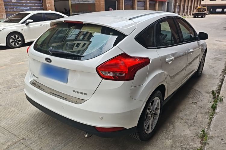 Used Ford Focus 2015 Hatchback 1.6L Automatic Fashion Edition Rear Right 45 Deg