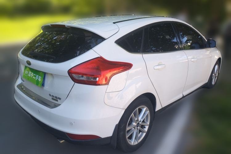 Used Ford Focus 2015 Hatchback EcoBoost 180 Automatic Elite Model Rear Right 45 Deg