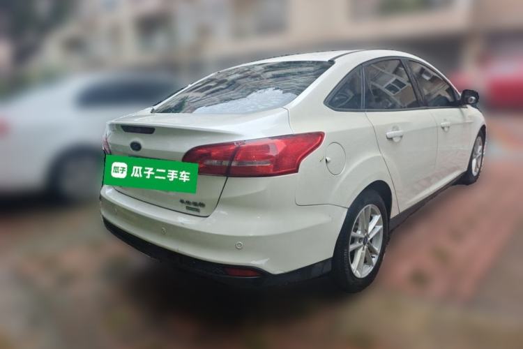 Used Ford Focus 2015 Sedan EcoBoost 125 Automatic Supreme Style Edition Rear Right 45 Deg