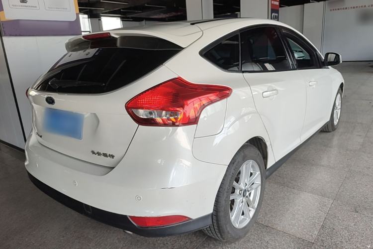 Used Ford Focus 2015 Hatchback 1.6L Automatic Fashion Edition Rear Right 45 Deg