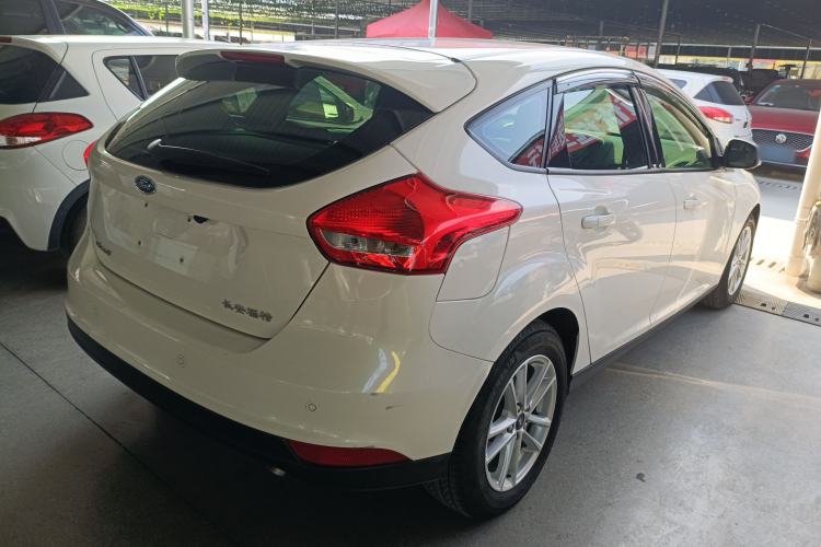 Used Ford Focus 2015 Hatchback 1.6L Automatic Fashion Edition Rear Right 45 Deg