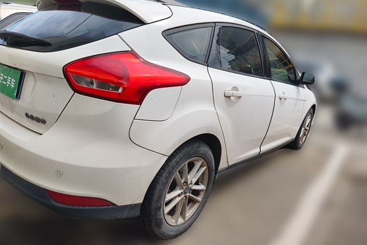 Used Ford Focus 2015 Hatchback 1.6L Automatic Fashion Edition Rear Right 45 Deg