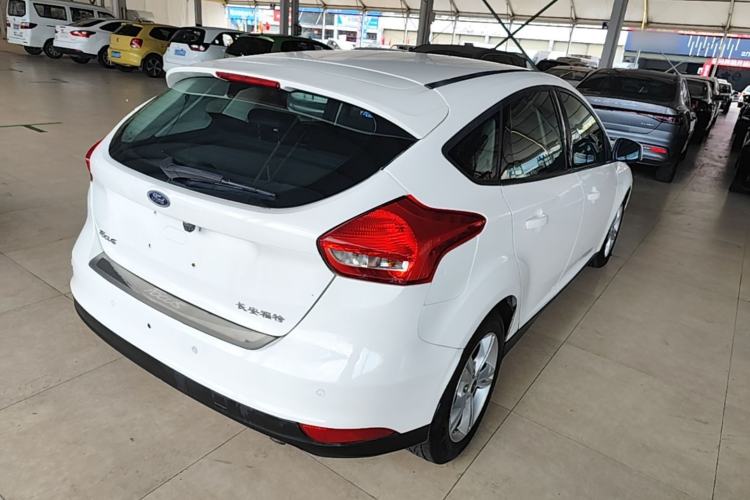 Used Ford Focus 2015 Hatchback 1.6L Manual Comfort Edition Rear Right 45 Deg