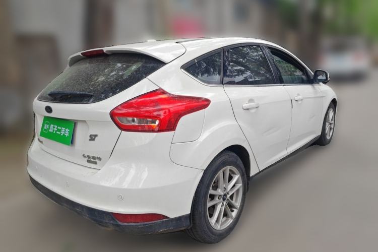 Used Ford Focus 2015 Hatchback EcoBoost 180 Automatic Elite Model Rear Right 45 Deg