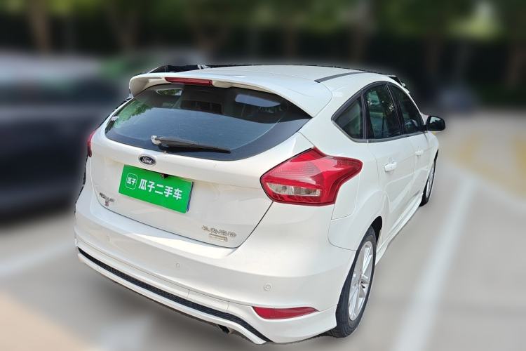 Used Ford Focus 2015 Hatchback EcoBoost 180 Automatic Elite Model Rear Right 45 Deg