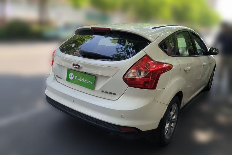 Used Ford Focus 2015 Hatchback 1.6L Automatic Fashion Edition Rear Right 45 Deg