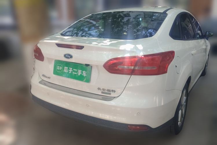 Used Ford Focus 2015 Sedan EcoBoost 125 Automatic Supreme Style Edition Rear Right 45 Deg