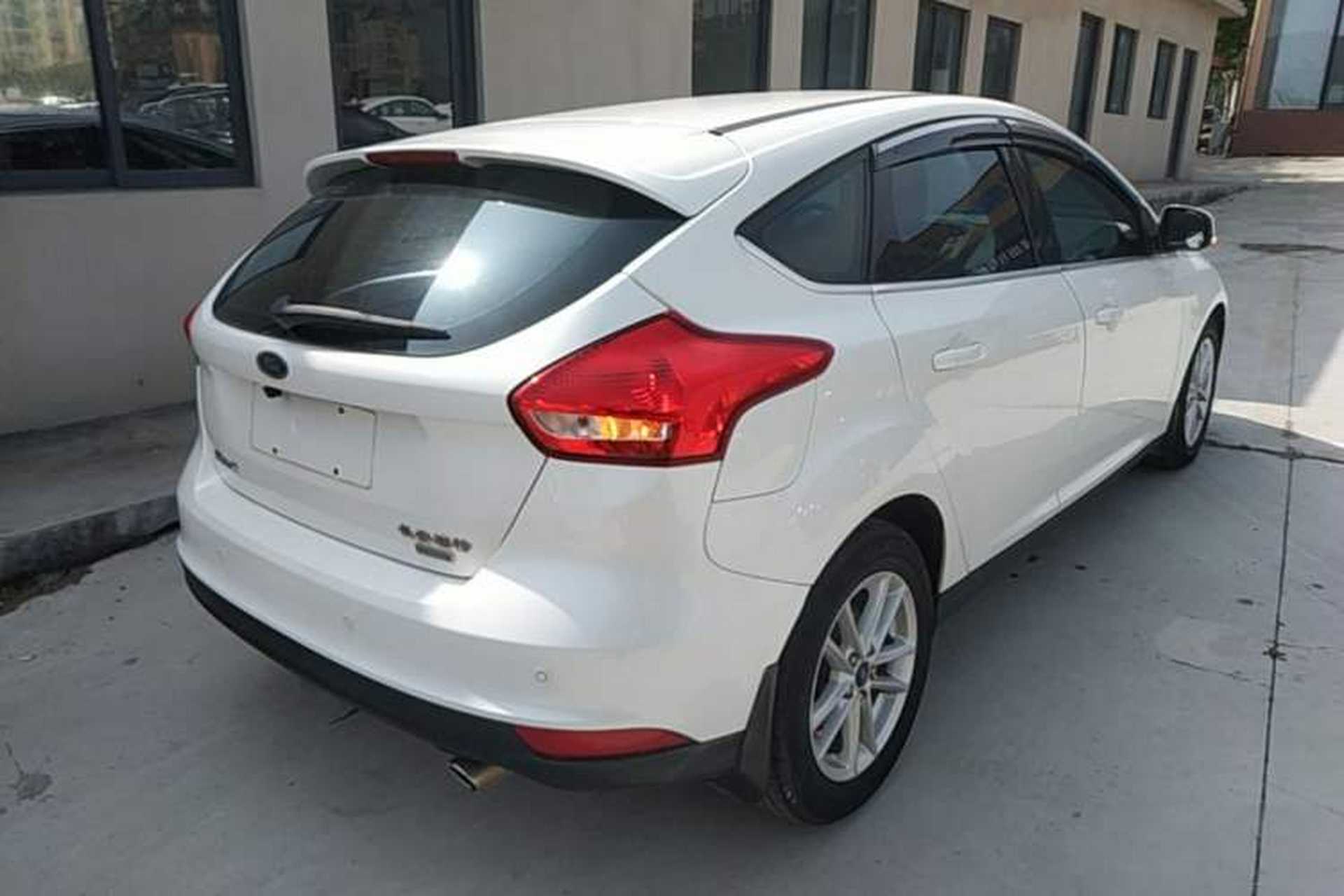 Used Ford Focus 2015 Hatchback EcoBoost 180 Automatic Elite Model Rear Right 45 Deg