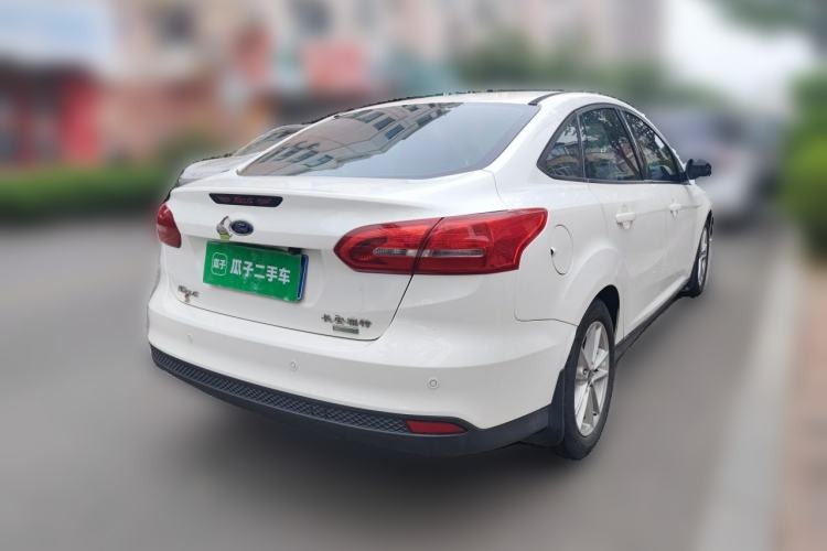 Used Ford Focus 2015 Sedan EcoBoost 125 Automatic Supreme Style Edition Rear Right 45 Deg
