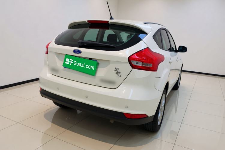 Used Ford Focus 2015 Hatchback 1.6L Manual Comfort Edition Rear Right 45 Deg