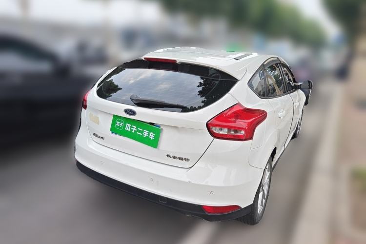 Used Ford Focus 2015 Hatchback 1.6L Automatic Fashion Edition Rear Right 45 Deg