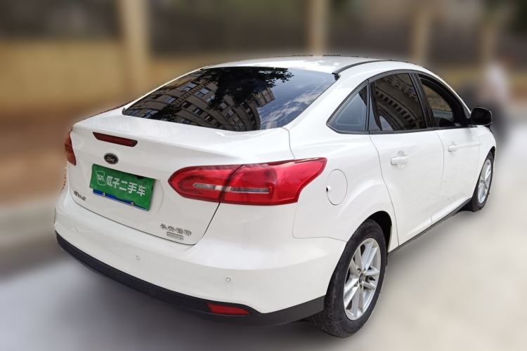 Used Ford Focus 2015 Sedan EcoBoost 125 Automatic Supreme Style Edition Rear Right 45 Deg