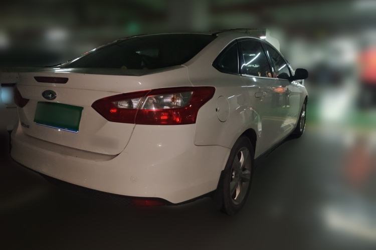 Used Ford Focus 2015 Sedan 1.6L Automatic Trend Model Rear Right 45 Deg