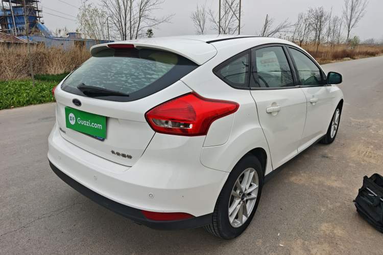 Used Ford Focus 2015 Hatchback 1.6L Automatic Fashion Edition Rear Right 45 Deg