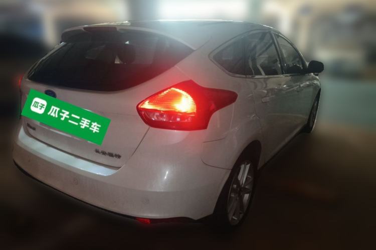 Used Ford Focus 2015 Hatchback 1.6L Automatic Fashion Edition Rear Right 45 Deg