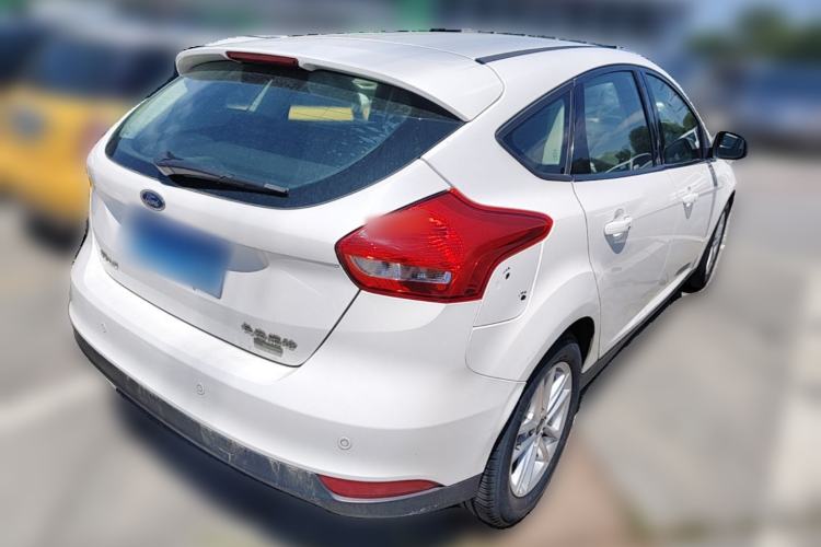 Used Ford Focus 2015 Hatchback EcoBoost 125 Automatic Supreme Style Edition Rear Right 45 Deg