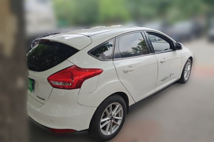 Used Ford Focus 2015 Hatchback 1.6L Automatic Fashion Edition Rear Right 45 Deg