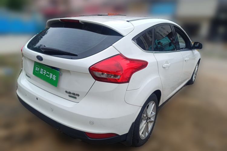 Used Ford Focus 2015 Hatchback EcoBoost 180 Automatic Elite Model Rear Right 45 Deg