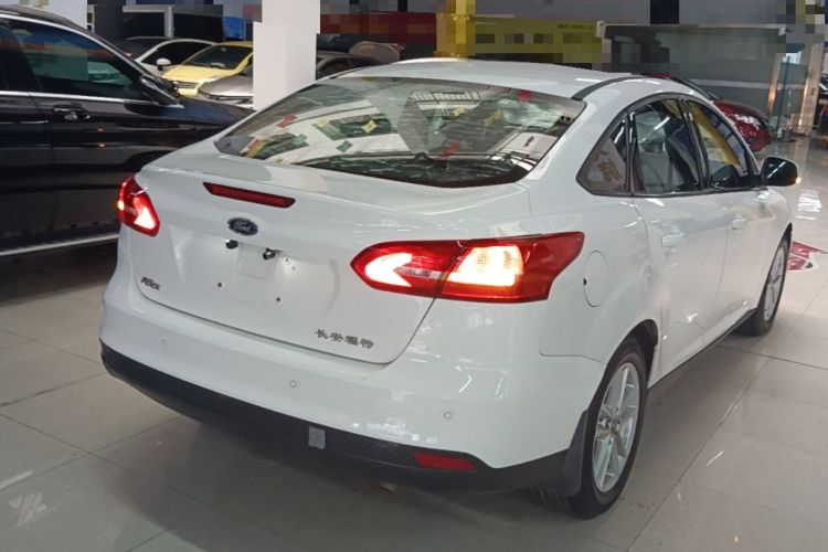 Used Ford Focus 2015 Sedan 1.6L Automatic Trend Model Rear Right 45 Deg
