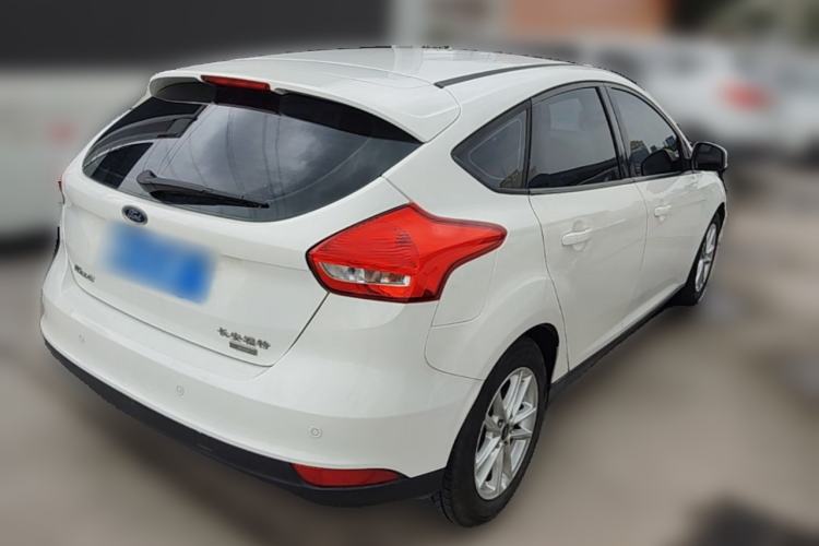 Used Ford Focus 2015 Hatchback EcoBoost 125 Automatic Supreme Style Edition Rear Right 45 Deg