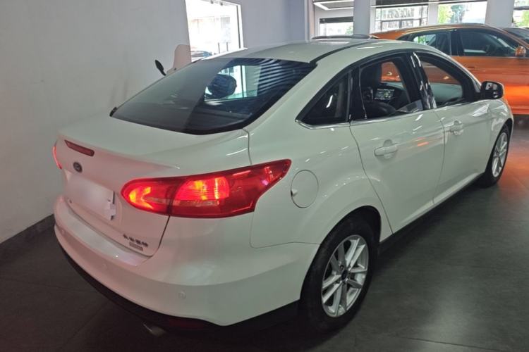 Used Ford Focus 2015 Sedan EcoBoost 180 Automatic Elite Model Rear Right 45 Deg