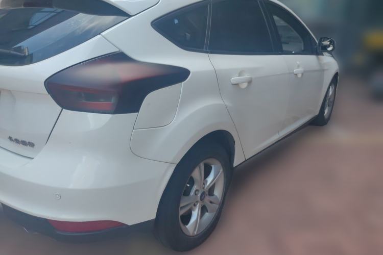 Used Ford Focus 2015 Hatchback 1.6L Automatic Comfort Model Rear Right 45 Deg