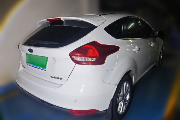 Used Ford Focus 2015 Hatchback 1.6L Automatic Fashion Edition Rear Right 45 Deg