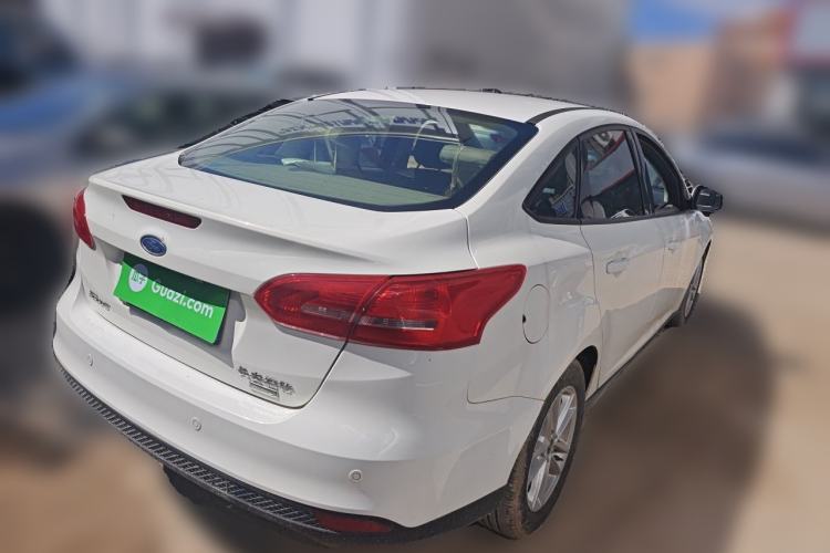 Used Ford Focus 2015 Sedan EcoBoost 125 Automatic Supreme Style Edition Rear Right 45 Deg