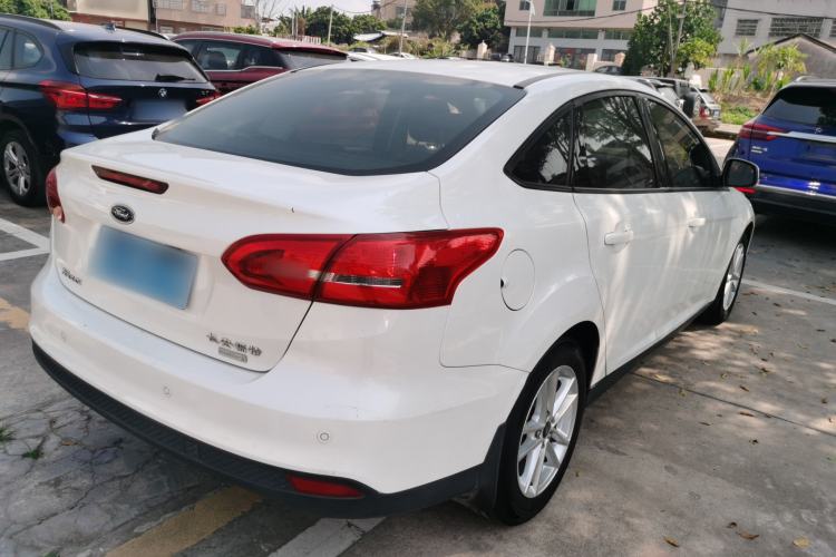 Used Ford Focus 2015 Sedan EcoBoost 125 Automatic Supreme Style Edition Rear Right 45 Deg