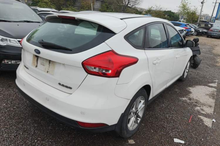 Used Ford Focus 2015 Hatchback 1.6L Automatic Fashion Edition Rear Right 45 Deg