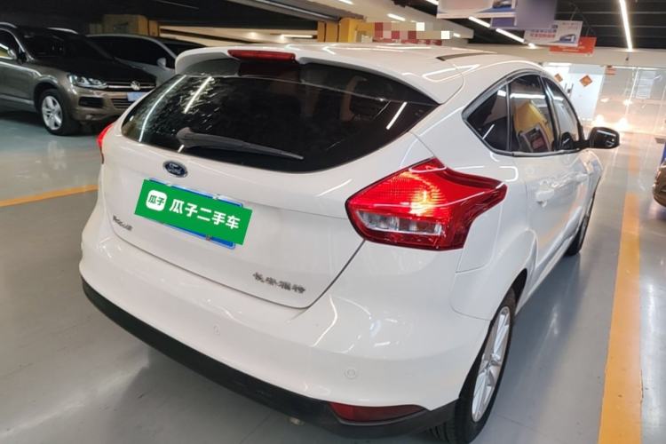Used Ford Focus 2015 Hatchback 1.6L Automatic Fashion Edition Rear Right 45 Deg