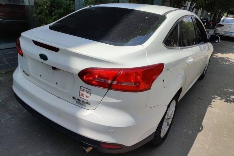 Used Ford Focus 2015 Sedan EcoBoost 180 Automatic Elite Model Rear Right 45 Deg