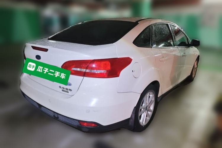 Used Ford Focus 2015 Sedan EcoBoost 125 Automatic Supreme Style Edition Rear Right 45 Deg