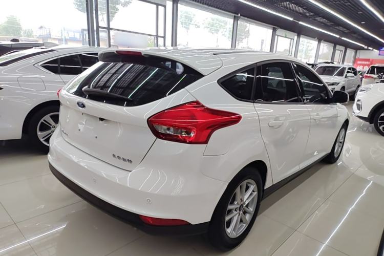 Used Ford Focus 2015 Hatchback 1.6L Manual Fashion Edition Rear Right 45 Deg